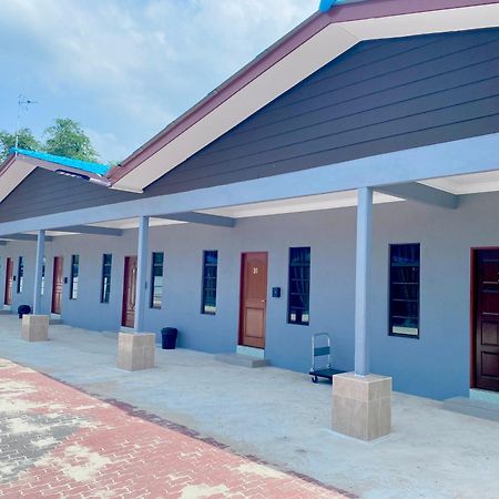 Sasuka Chalet Pantai Pandak Kuala Terengganu Luaran gambar