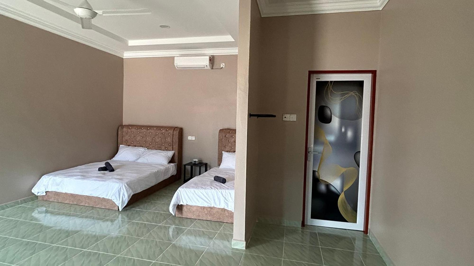 Sasuka Chalet Pantai Pandak Kuala Terengganu Luaran gambar