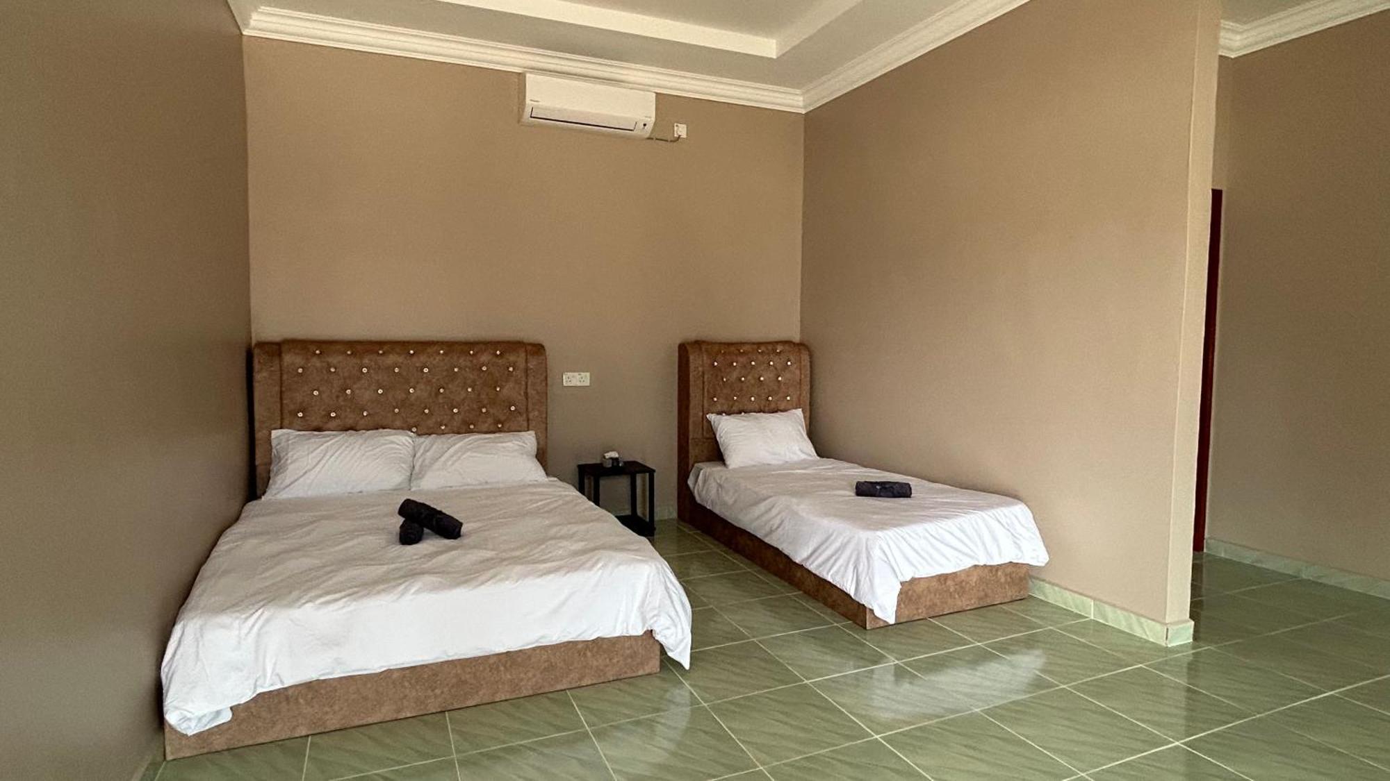 Sasuka Chalet Pantai Pandak Kuala Terengganu Luaran gambar