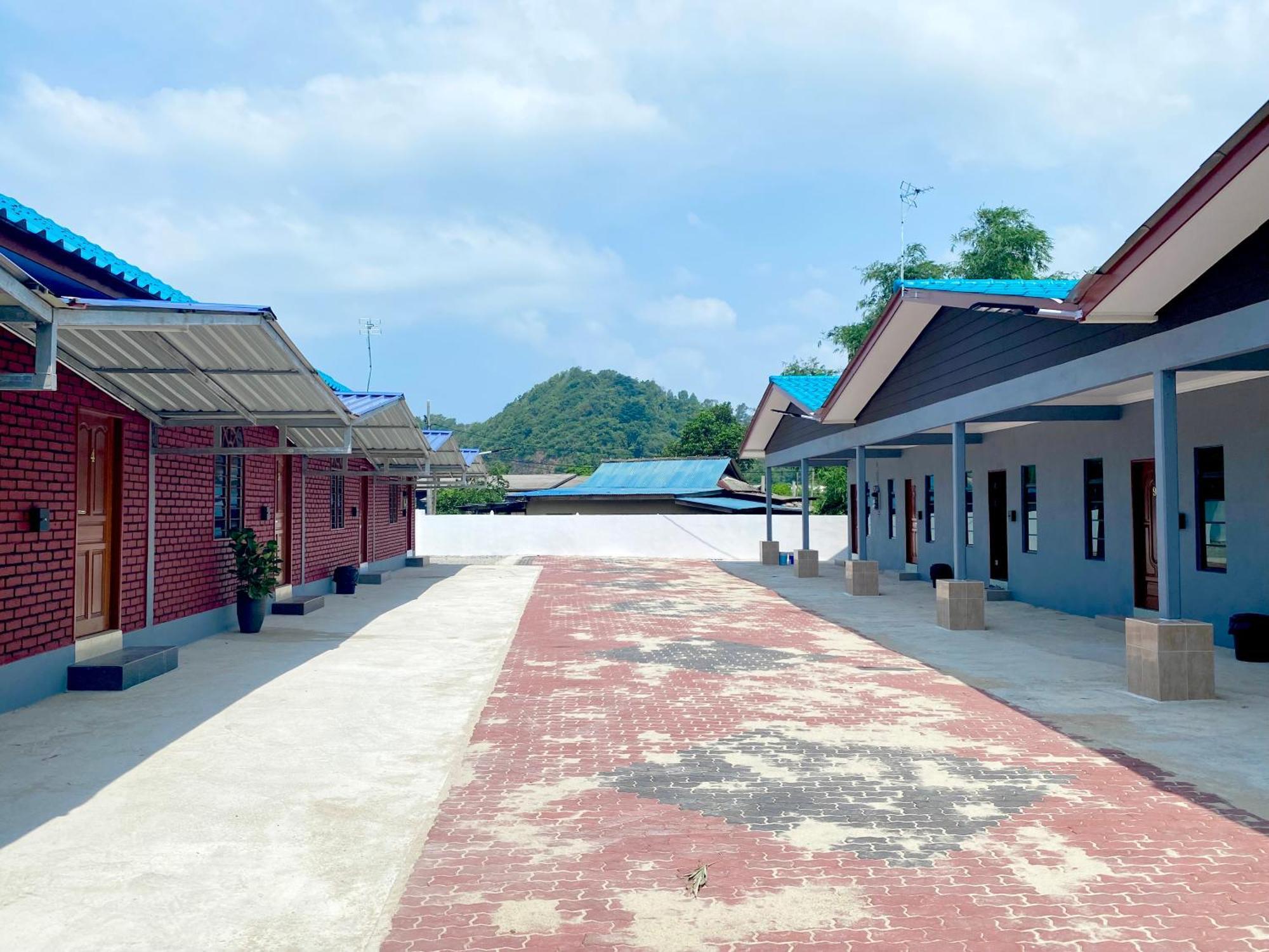 Sasuka Chalet Pantai Pandak Kuala Terengganu Luaran gambar